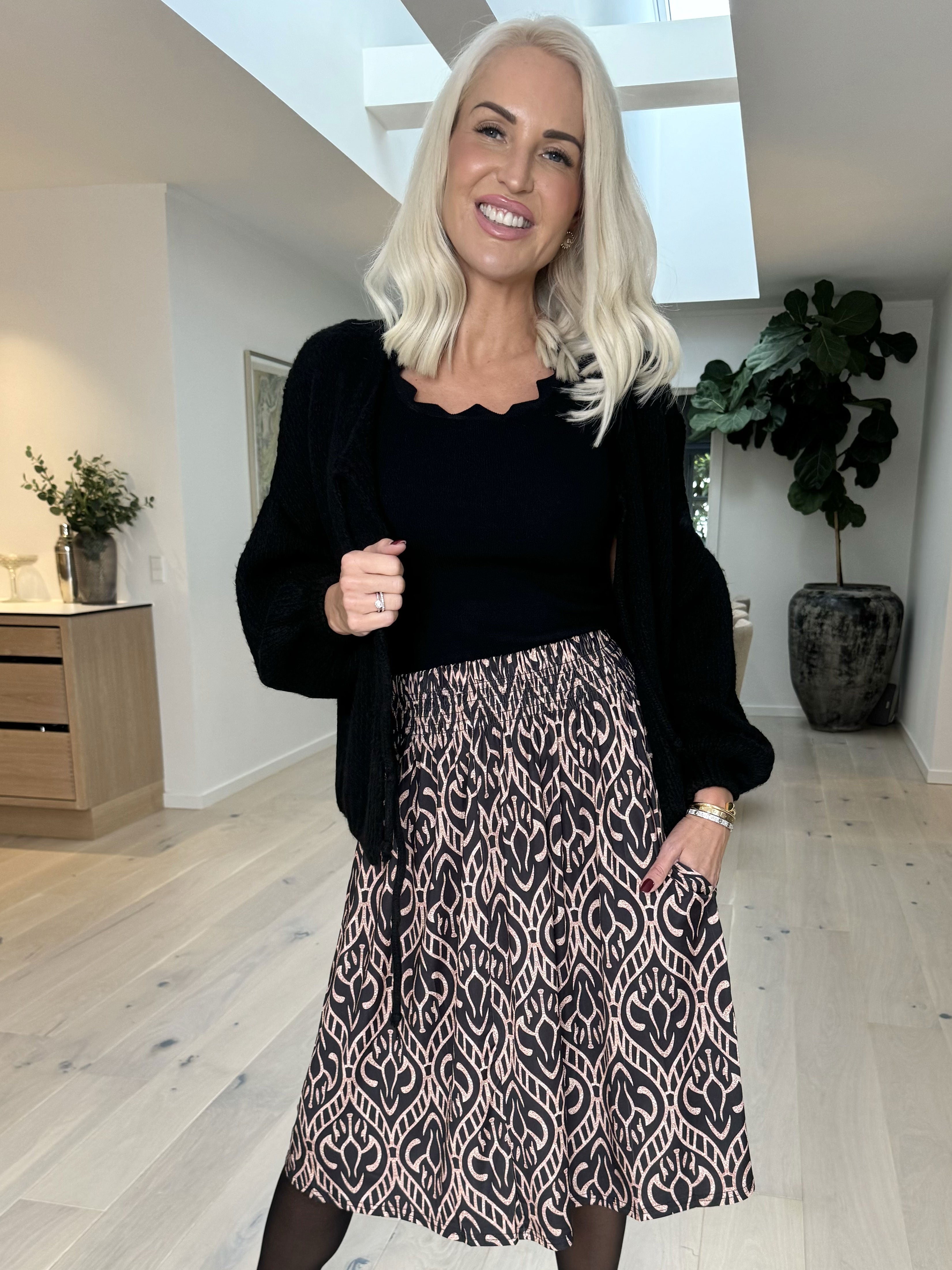Pams Boho Skirt - Kjol i skrynkelfritt tyg med fickor